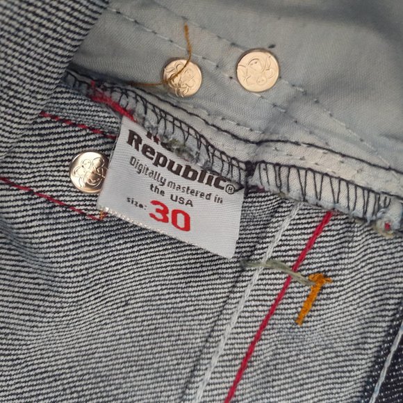 Rock and Republic Dark Wash Bootcut 33 Inseam - Picture 8 of 9